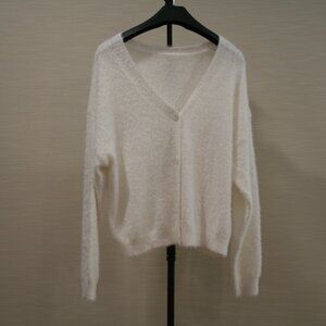 White Fuzzy V-Neck Cardigan Size XL